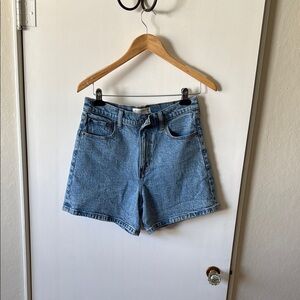 Abercrombie & Fitch The Dad Short High Rise 29